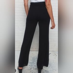 JOËLLE BLACK KNIT PANTS SIZE MEDIUM